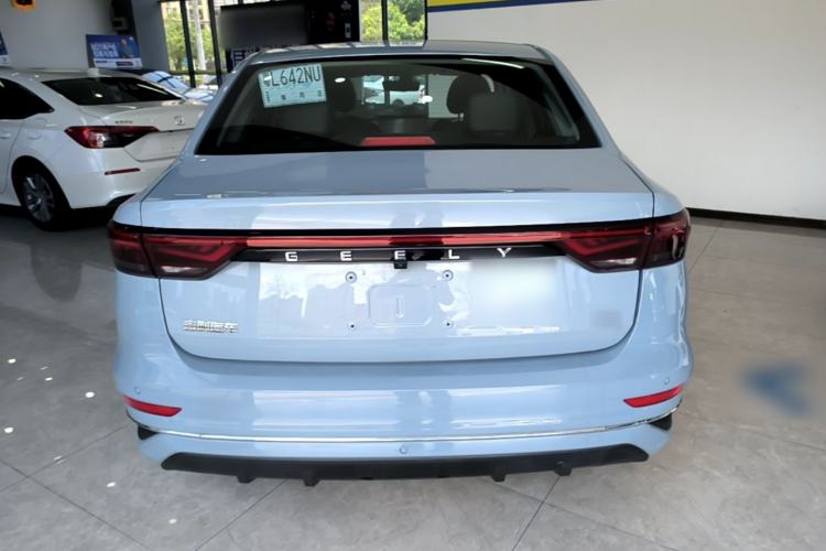 Geely Emgrand 2023 — 5