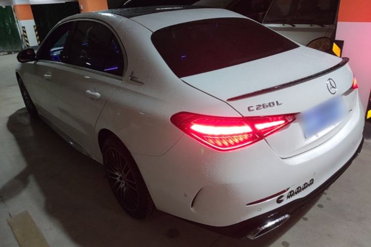 Mercedes-Benz C 260 L 2023 — 4