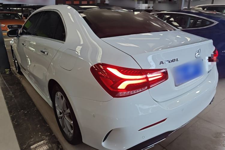 Mercedes-Benz A 200 L 2020 — 4