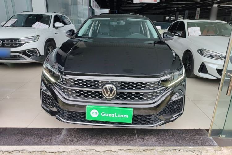 Volkswagen Passat 2024 — 2