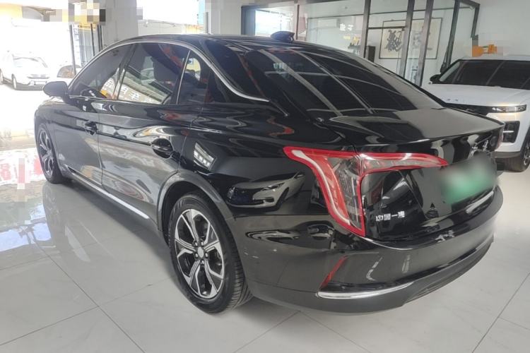 Hongqi E-QM5 2023 — 4