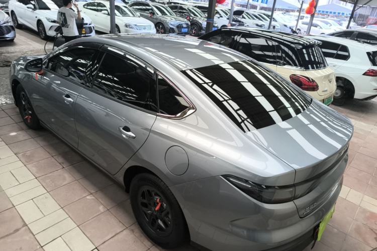 BYD Seal 05 DM-i 2025 — фото 4