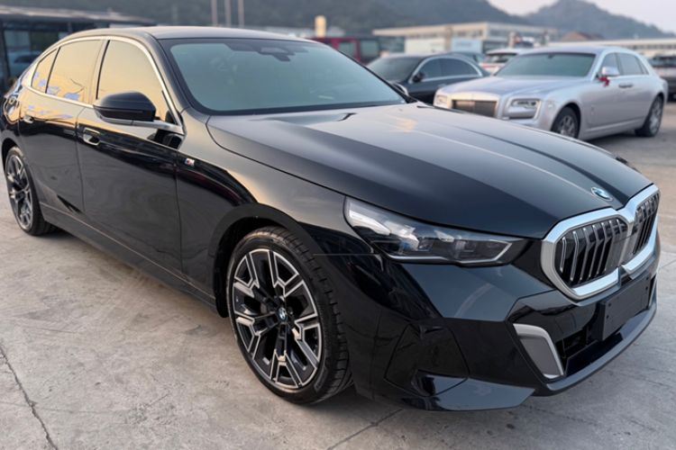 BMW 530Li 2024 — 3