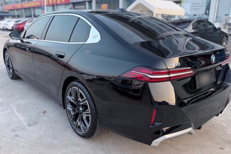 BMW 530Li 2024 — 4