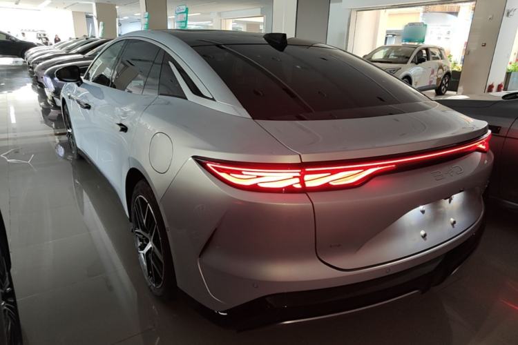 BYD Han L 2025 — 4