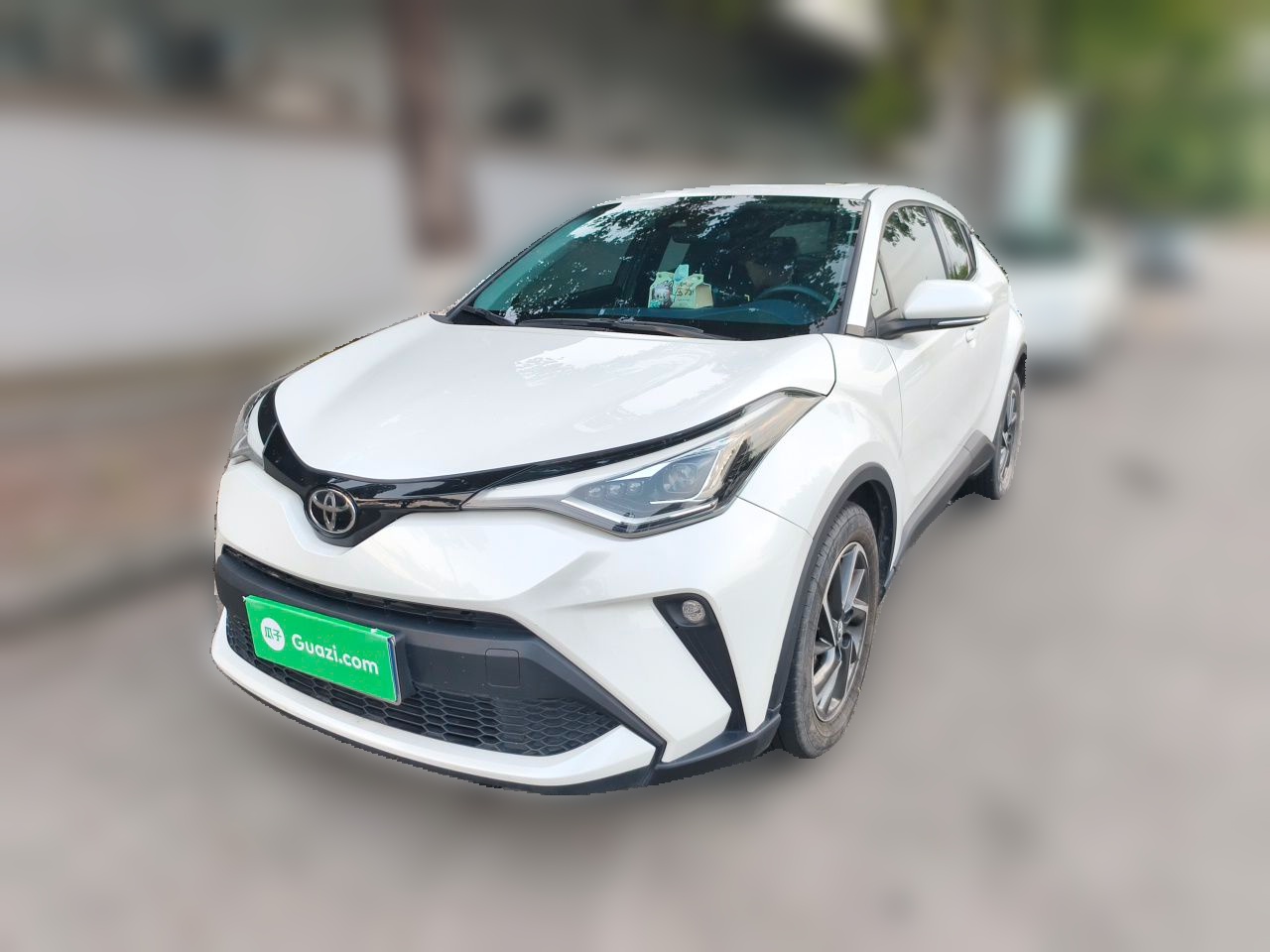 Toyota C-HR 2021 — фото 1