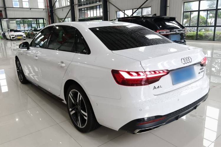 Audi A4 2020 — 4