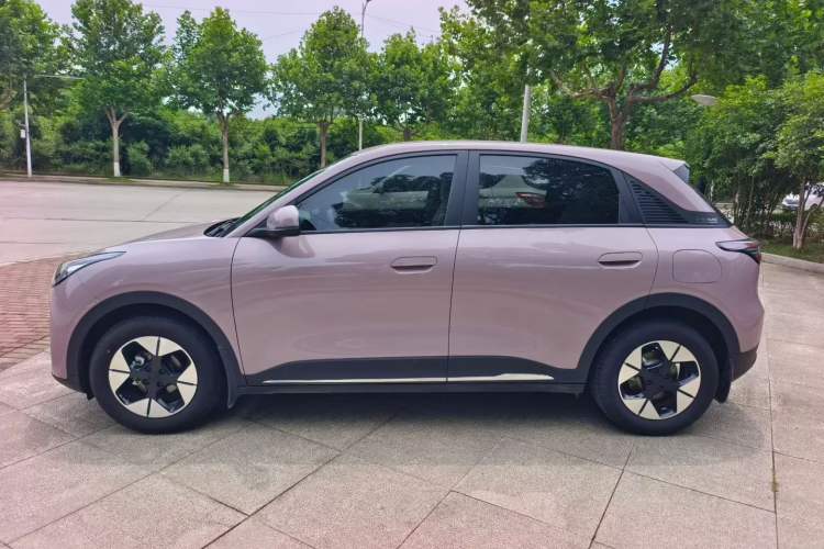 Geely Galaxy Geome 2025 — 3