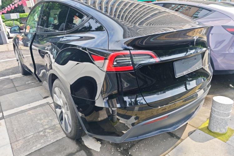 Tesla Model Y 2022 — 4
