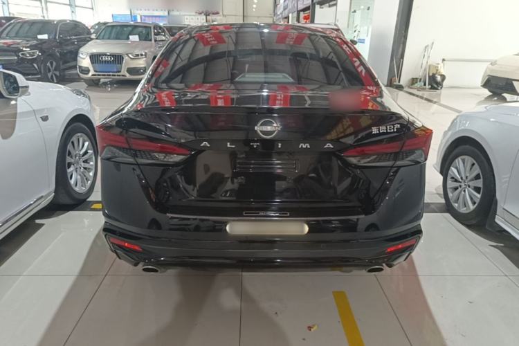 Nissan Altima 2022 — 5