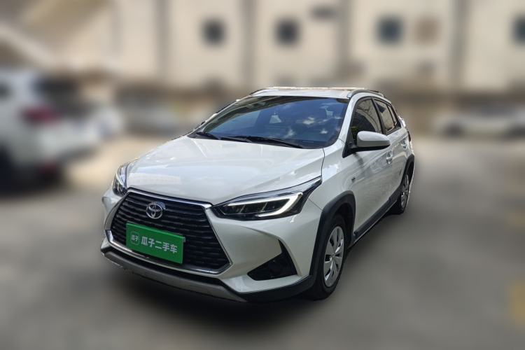 Toyota Yaris 2021 — фото 1