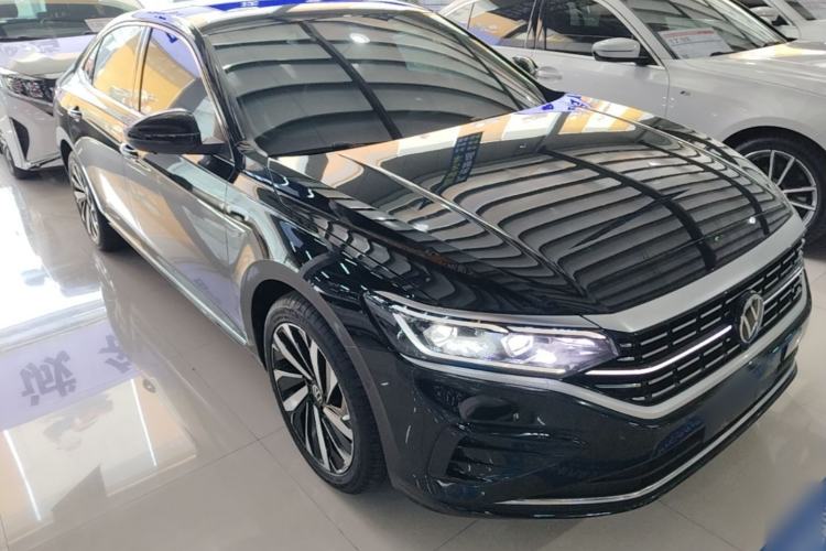 Volkswagen Passat 2023 — 3