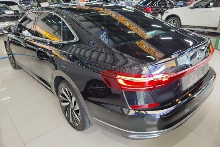 Volkswagen Passat 2023 — 4