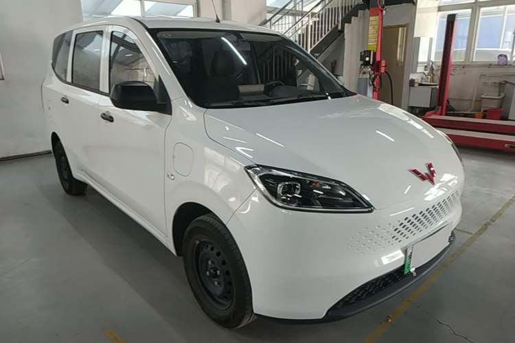 Wuling Hongguang 2025 — 3