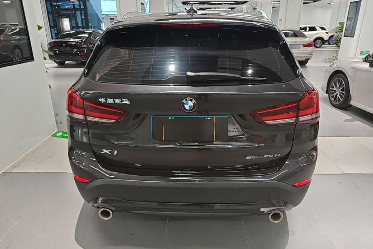 BMW X1 2021 — фото 5