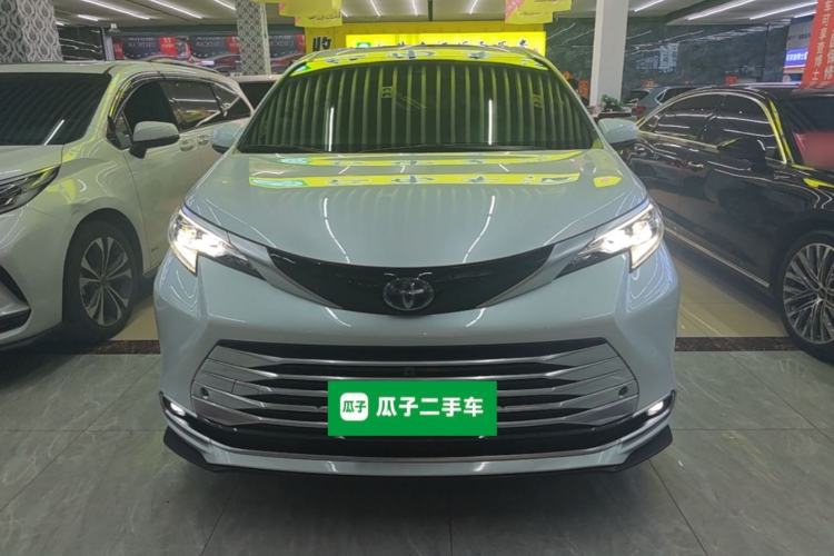 Toyota Sienna 2021 — 2