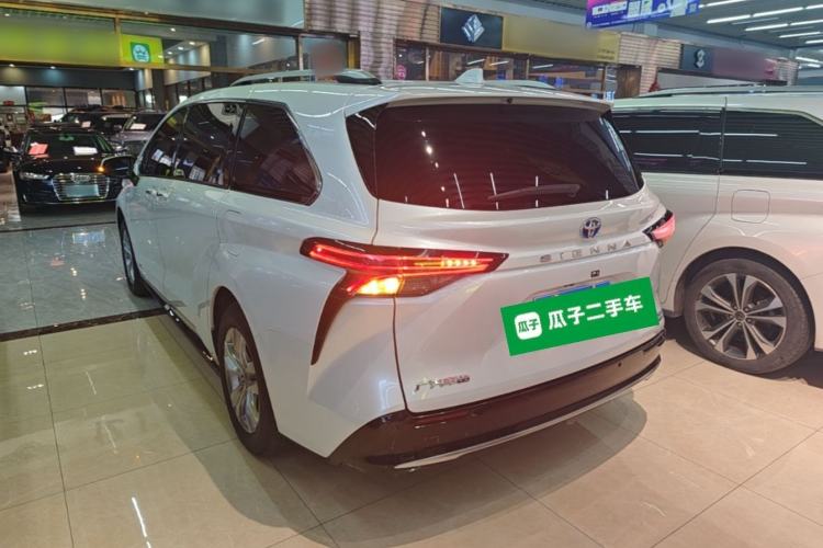 Toyota Sienna 2021 — 4