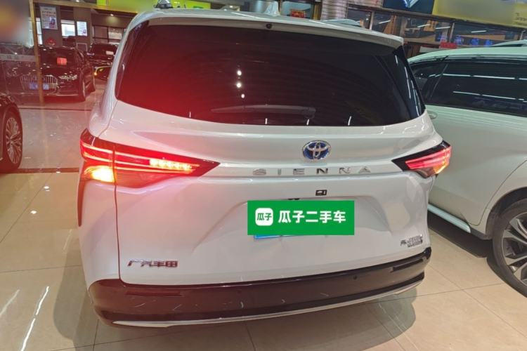 Toyota Sienna 2021 — 5