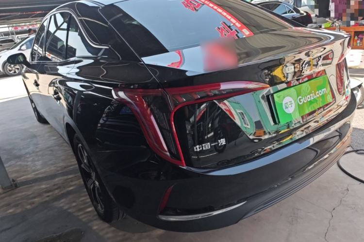 Hongqi E-QM5 2023 — 4