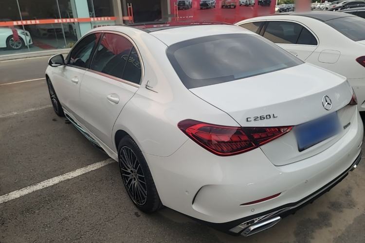 Mercedes-Benz C 260 L 2023 — 4