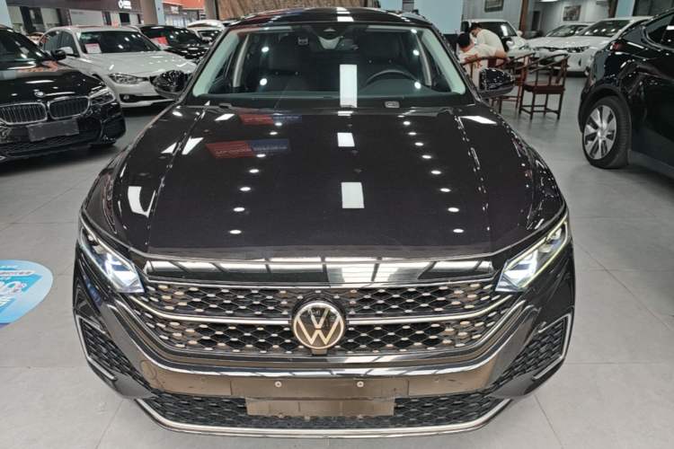 Volkswagen Passat 2022 — 2