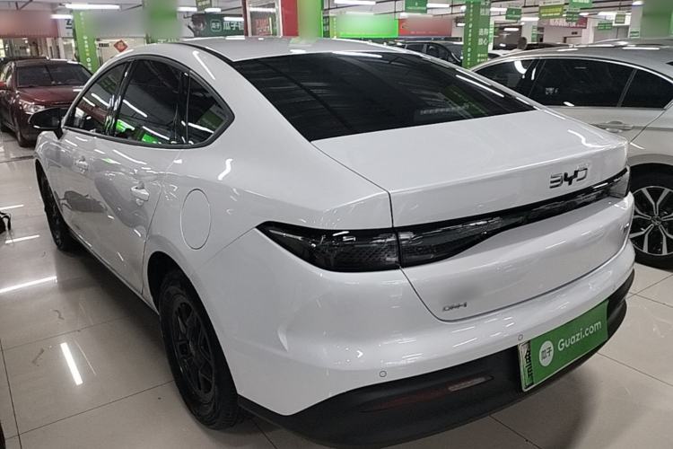 BYD Seal 05 DM-i 2025 — фото 4