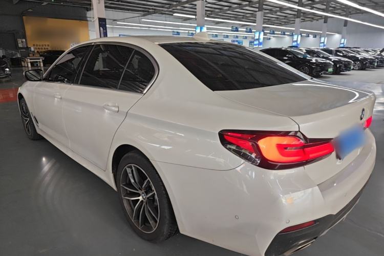 BMW 525Li 2022 — фото 4