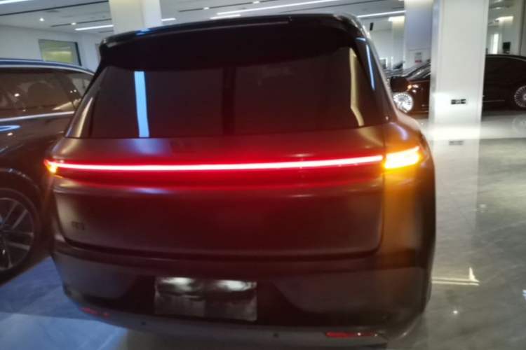 Li Auto L8 2024 — 5
