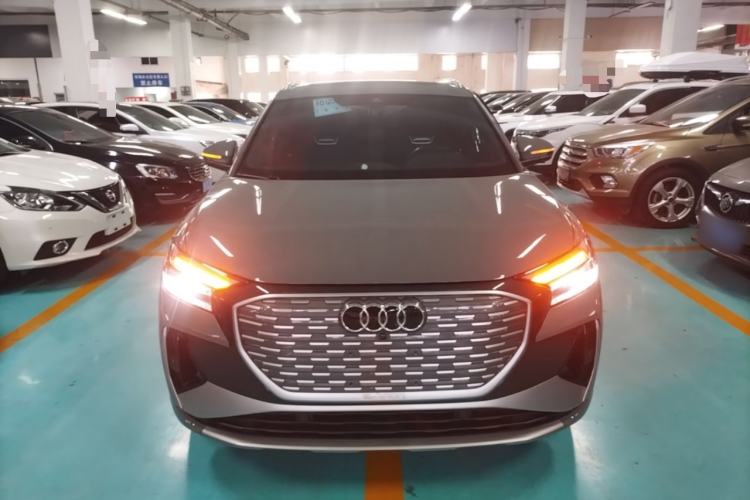 Audi Q4 e-tron 2022 — 2