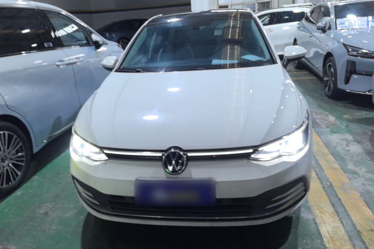 Volkswagen Golf 2023 — 2