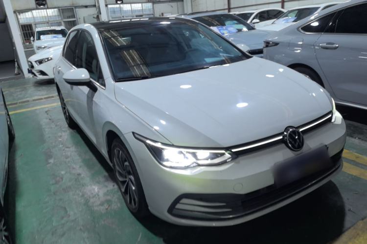 Volkswagen Golf 2023 — 3