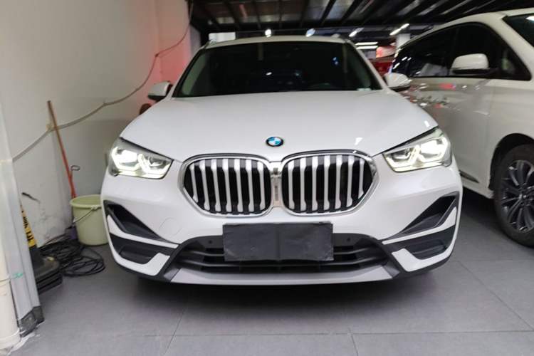 BMW X1 2022 — 2