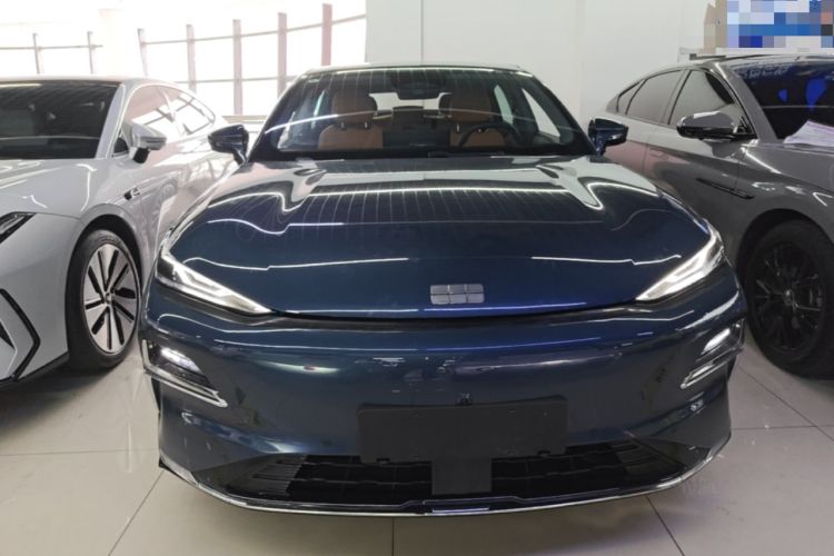Geely Galaxy 8 2025 — 2