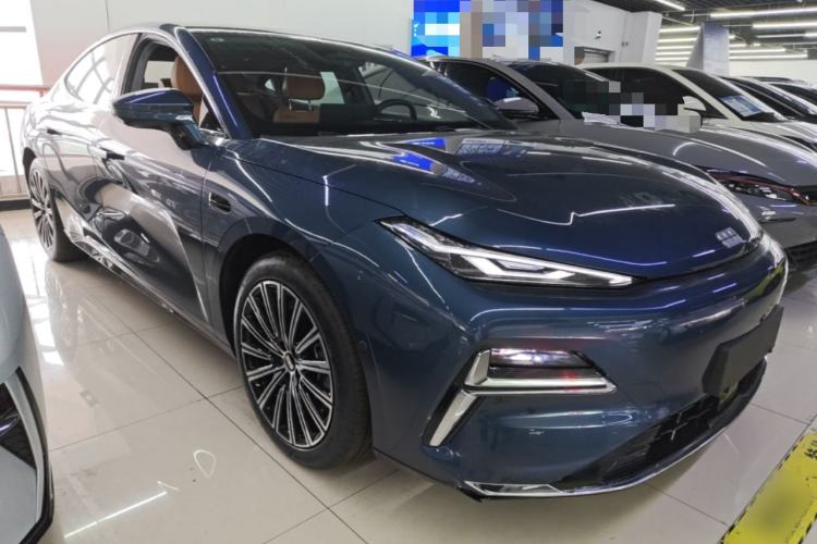 Geely Galaxy 8 2025 — 3