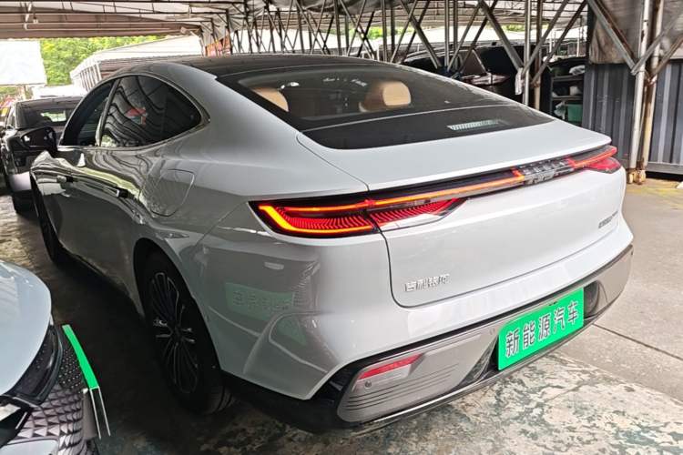 Geely Galaxy 8 2025 — 4