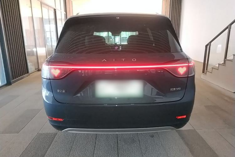 AITO M9 2024 — 5