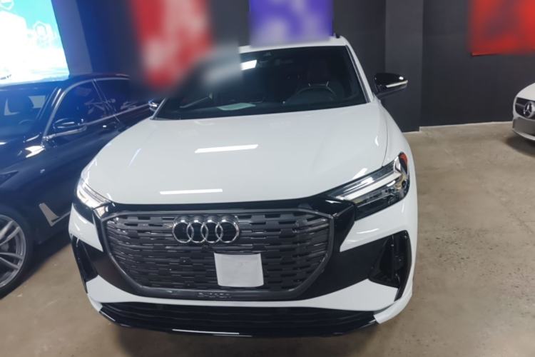 Audi Q4 e-tron 2024 — 2