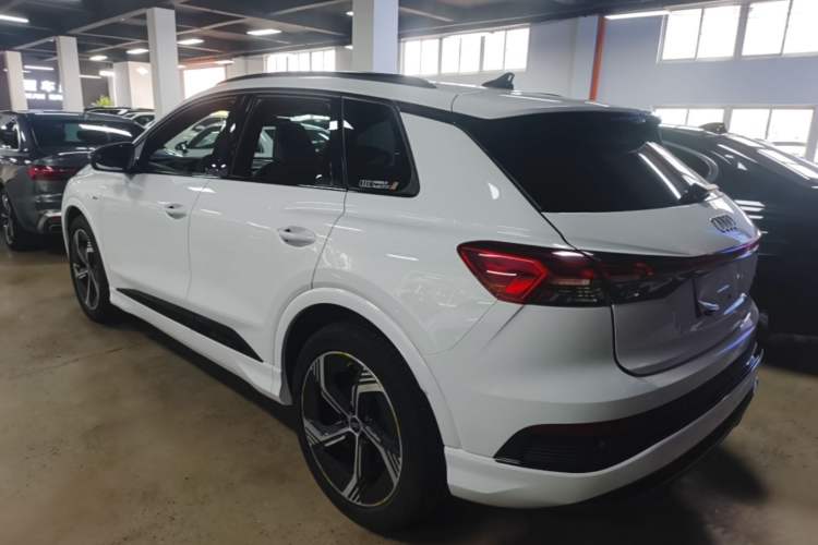 Audi Q4 e-tron 2024 — 4