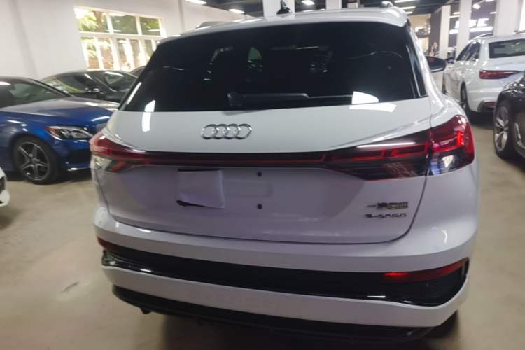 Audi Q4 e-tron 2024 — 5