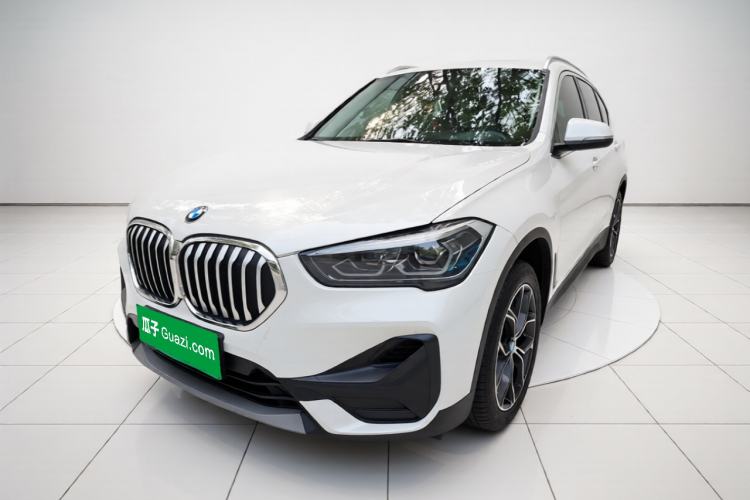 BMW X1 2021 — фото 1