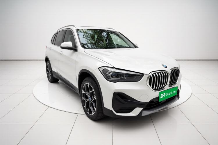 BMW X1 2021 — фото 3