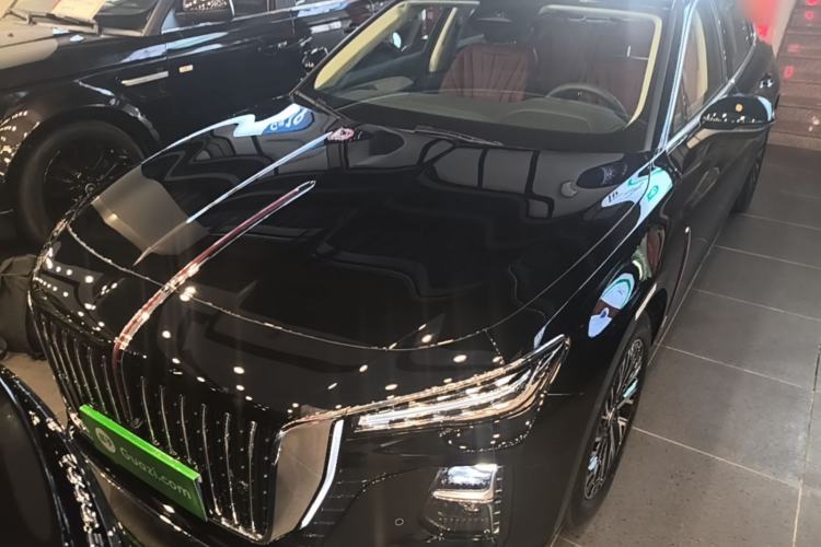 Hongqi H5 2025 — 2