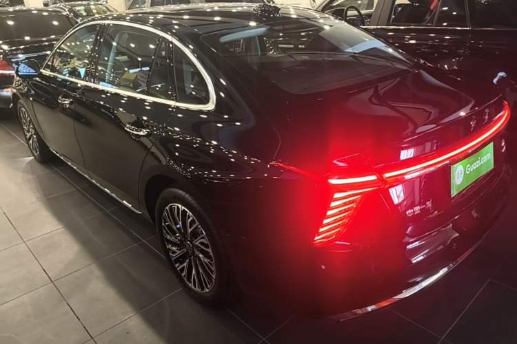 Hongqi H5 2025 — 4