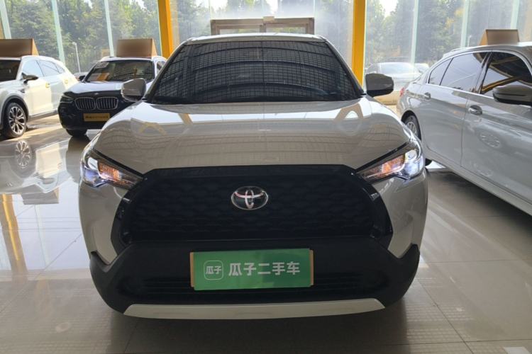 Toyota Corolla Cross 2023 — фото 2