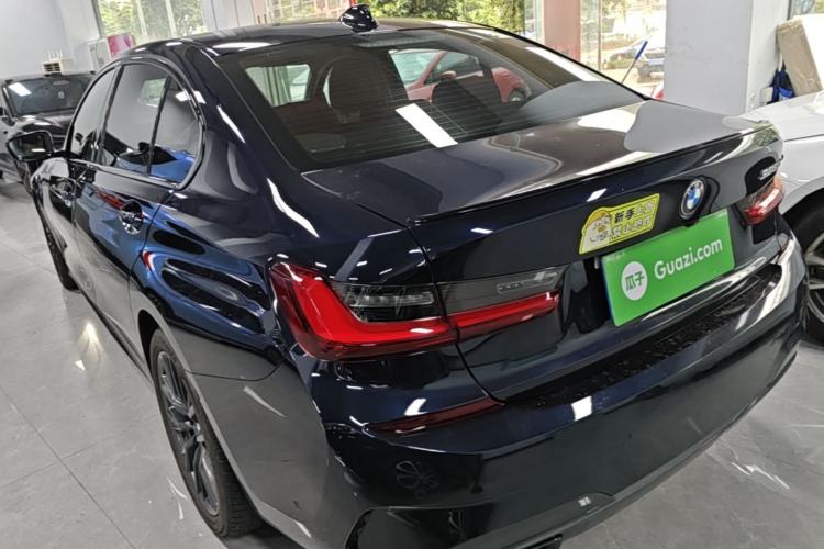 BMW 325Li 2022 — 4
