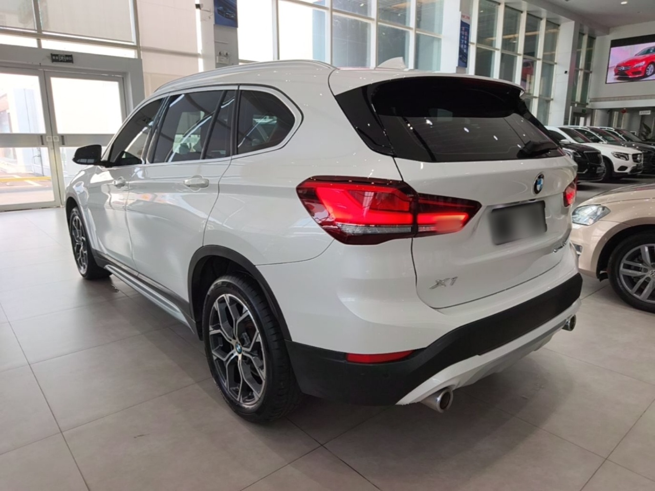 BMW X1 2022 — фото 4