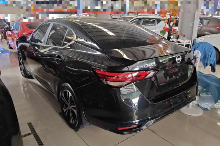 Nissan Sentra 2023 — 4