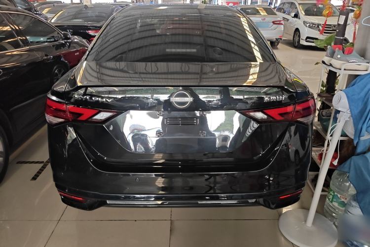 Nissan Sentra 2023 — 5