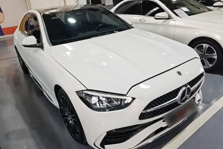 Mercedes-Benz C 260 L 2023 — 3