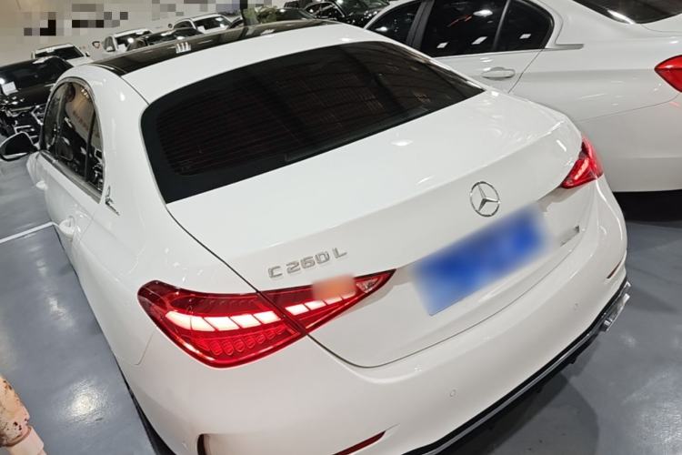Mercedes-Benz C 260 L 2023 — 4